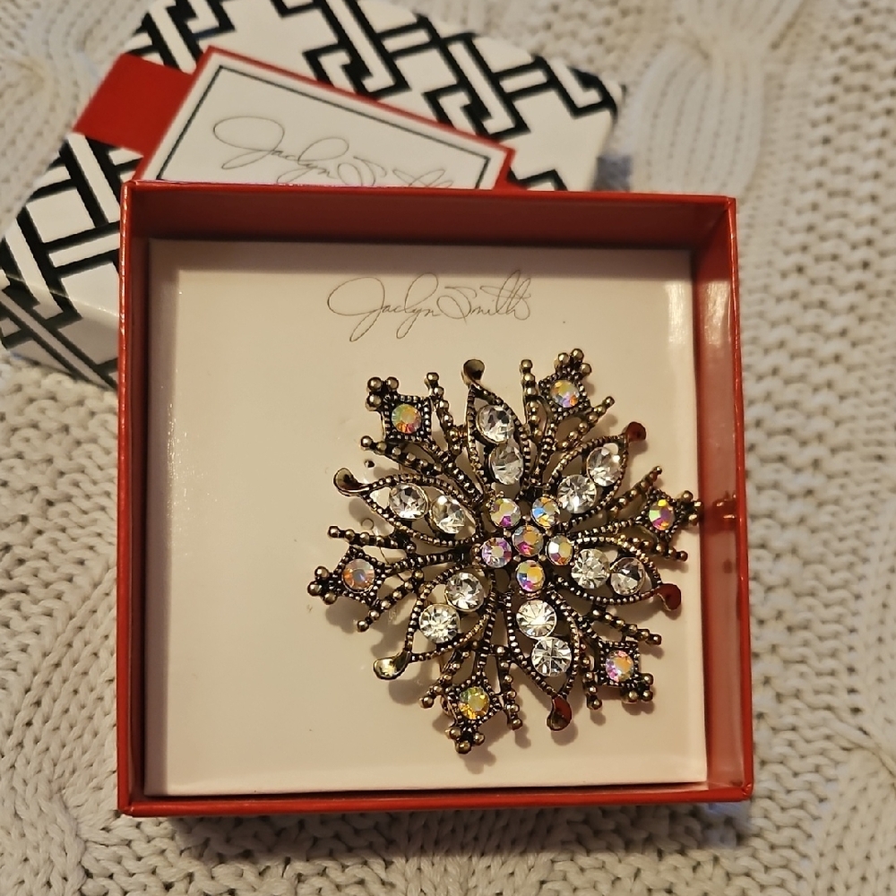 Elegant Gold and Silver Brooch